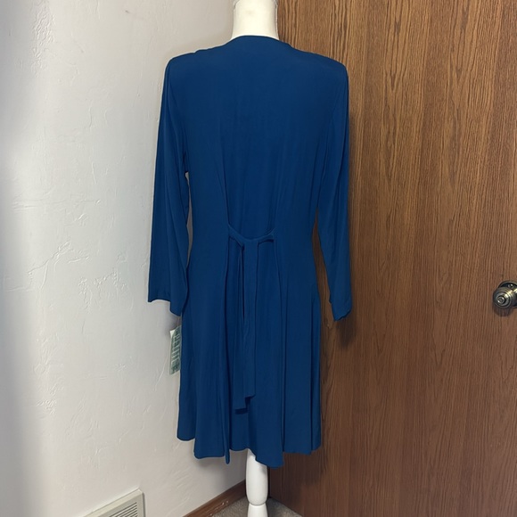 Ms. Conduct blue v-neck midi dress w gold button detail M - Picture 3 of 12